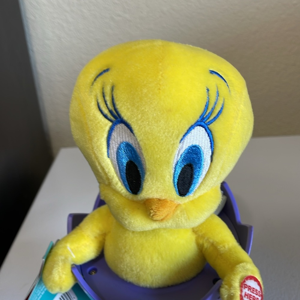 Hallmark Tip And Fall Tweety With Sound & Motion. Really Cute. Easter Ready! - Picture 6 of 7